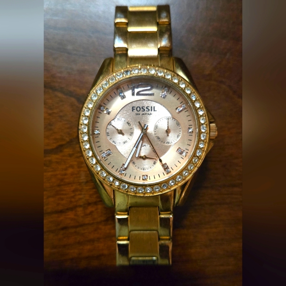 Fossil rose gold watch